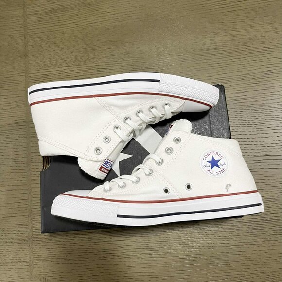 NWT Womens Converse Shoes - Picture 2 of 2